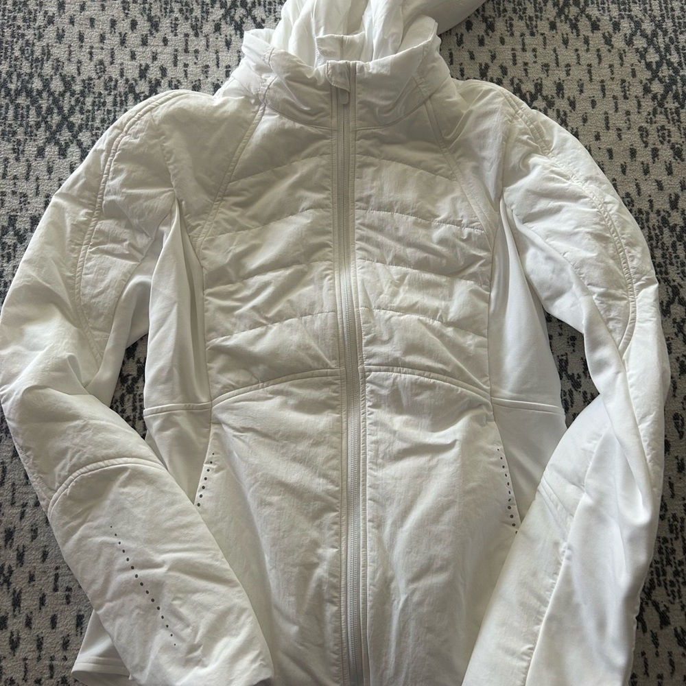 Lululemon another mile jacket white